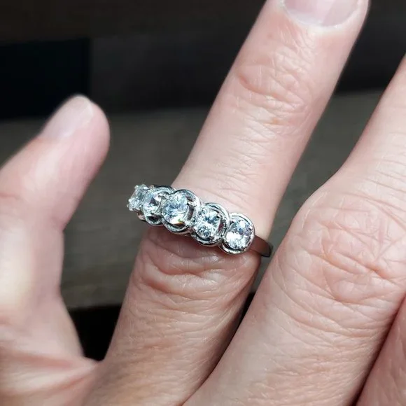 Size 6.25 Sterling Silver Five Brilliant Cubic Zirconia Ring - Picture 3 of 9